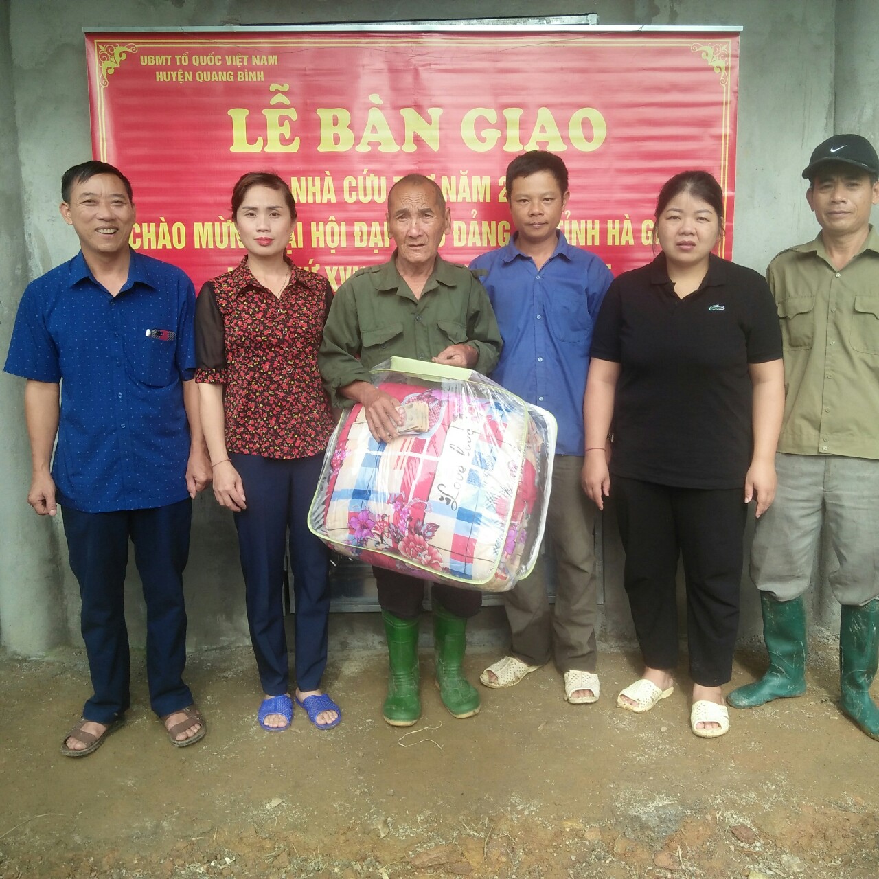 Lễ Bàn giao nhà cứu trợ năm 2020 tại thôn Tân Thượng, xã Yên Thành